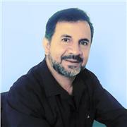 Profesor con amplia experiencia y dominio en diseño gráfico, Illustrator, PhotoShop, InDesign. / Retoque Digital